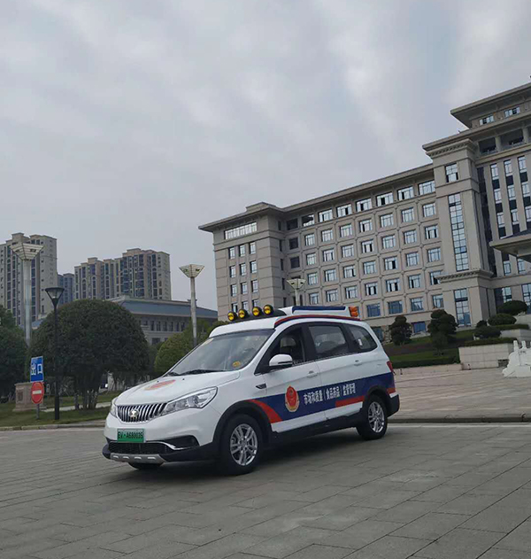 江西修水电动执法车列装上岗(图2)