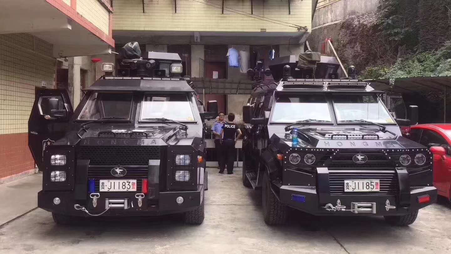 森源鸿马装甲车——《无名之辈》中霸气出演(图2) 森源鸿马装甲车——《无名之辈》中霸气出演(图2)