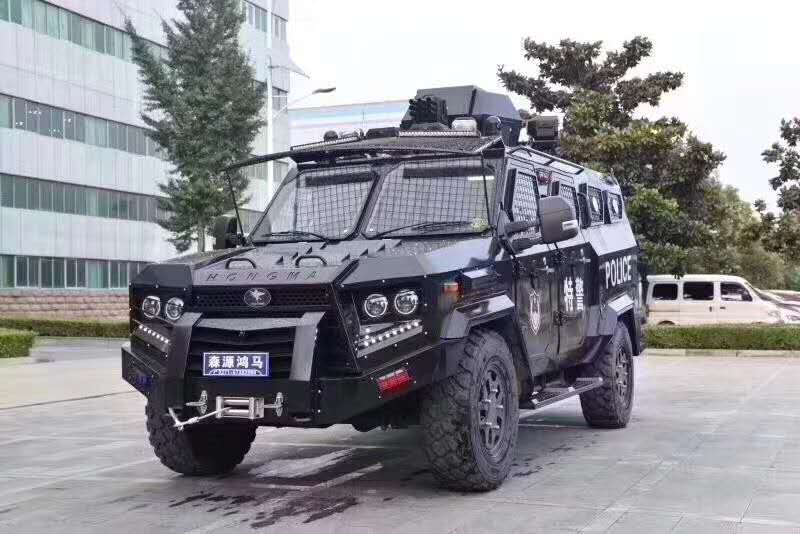 森源鸿马装甲车——《无名之辈》中霸气出演(图3) 森源鸿马装甲车——《无名之辈》中霸气出演(图3)