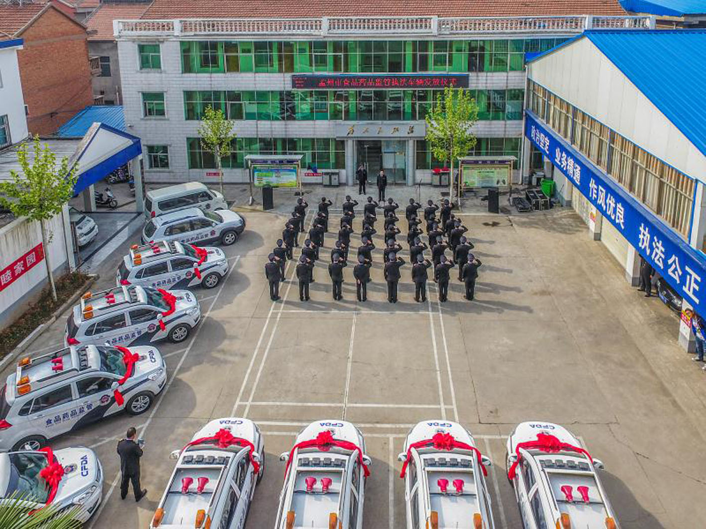 总理发话了！政府公务用车强制选择低速电动车！(图7)