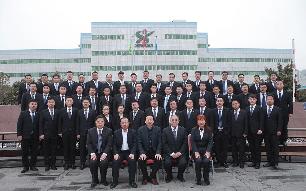 森源鸿马2018年度总结表彰暨2019年经营动员大会隆重召开(图32) 森源鸿马2018年度总结表彰暨2019年经营动员大会隆重召开(图32)
