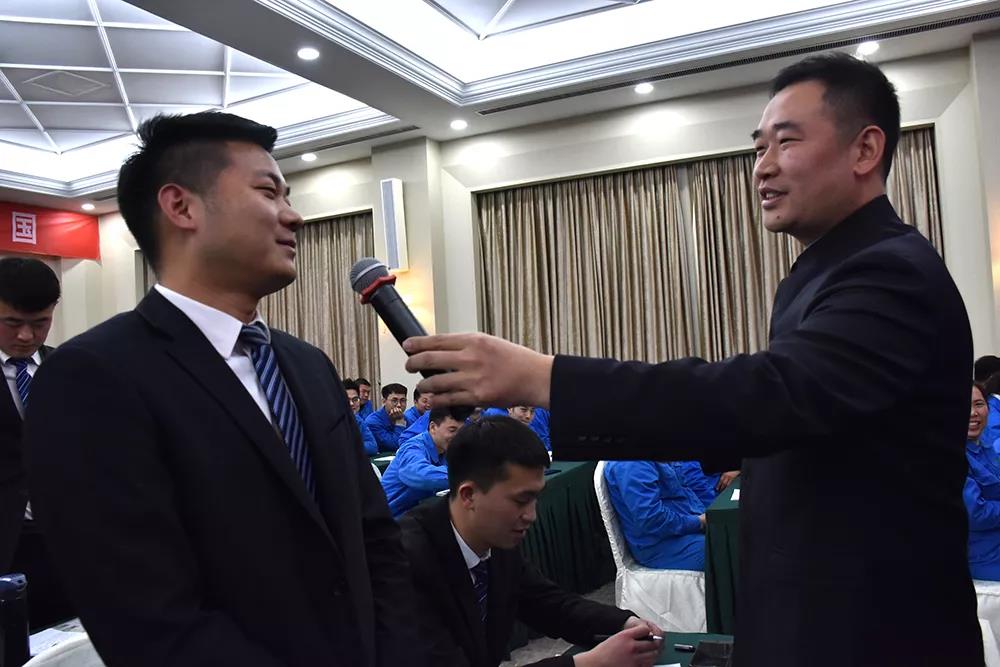 开课啦!2019年森源鸿马第一堂课《现代管理全员营销》正式开讲(图11) 开课啦!2019年森源鸿马第一堂课《现代管理全员营销》正式开讲(图11)