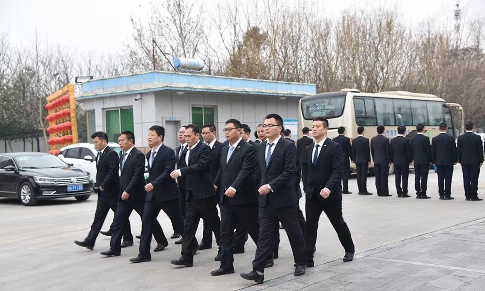 开课啦!2019年森源鸿马第一堂课《现代管理全员营销》正式开讲(图27) 开课啦!2019年森源鸿马第一堂课《现代管理全员营销》正式开讲(图27)