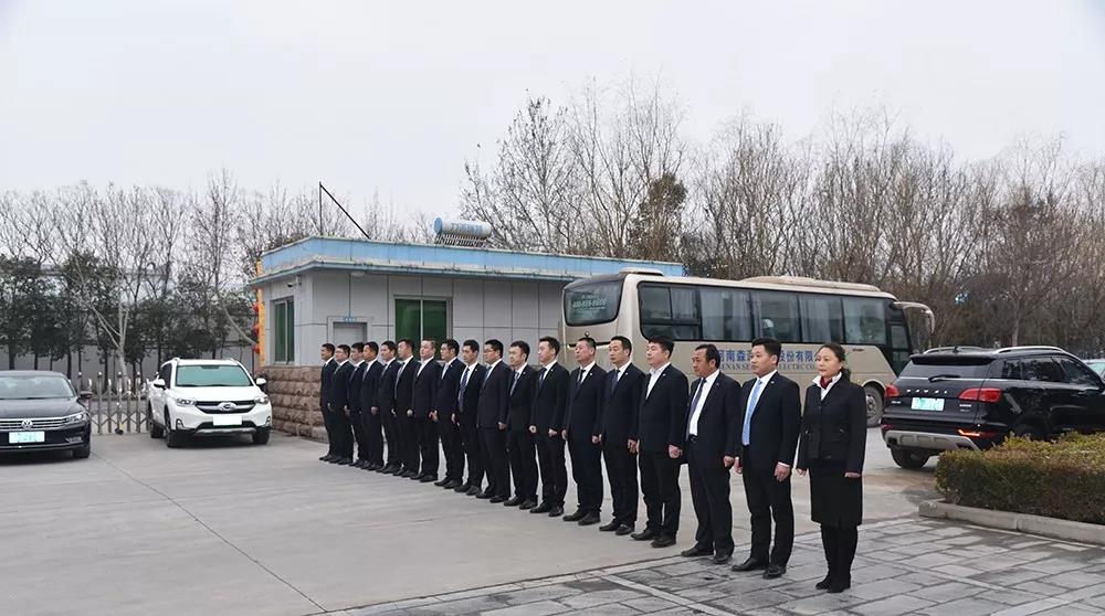 开课啦!2019年森源鸿马第一堂课《现代管理全员营销》正式开讲(图28) 开课啦!2019年森源鸿马第一堂课《现代管理全员营销》正式开讲(图28)