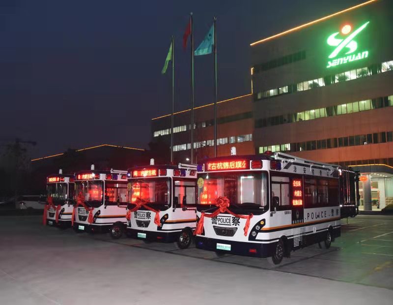 惊！移动警务室上带厨房！房车？警车？内蒙古杭锦后旗智能装备上岗啦！(图3)