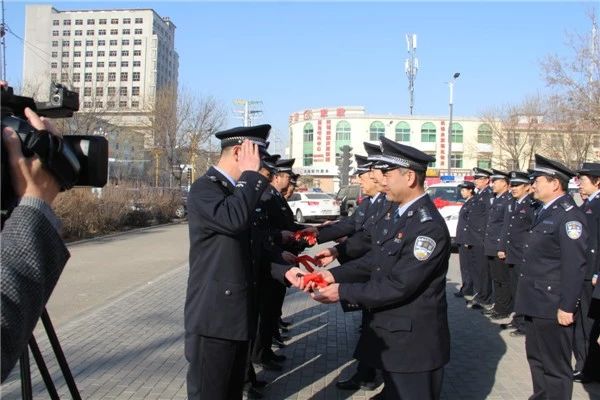 智慧装备强警砺剑  内蒙古杭锦后旗移动治安检查站发放仪式隆重举行(图7)