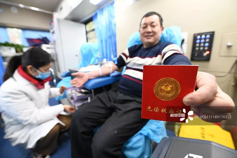 安徽阜阳：环保无偿献血车亮相街头(图4)