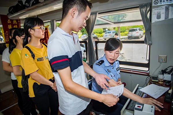 花开警营别样红 巾帼建功展风采(图7) 花开警营别样红 巾帼建功展风采(图7)