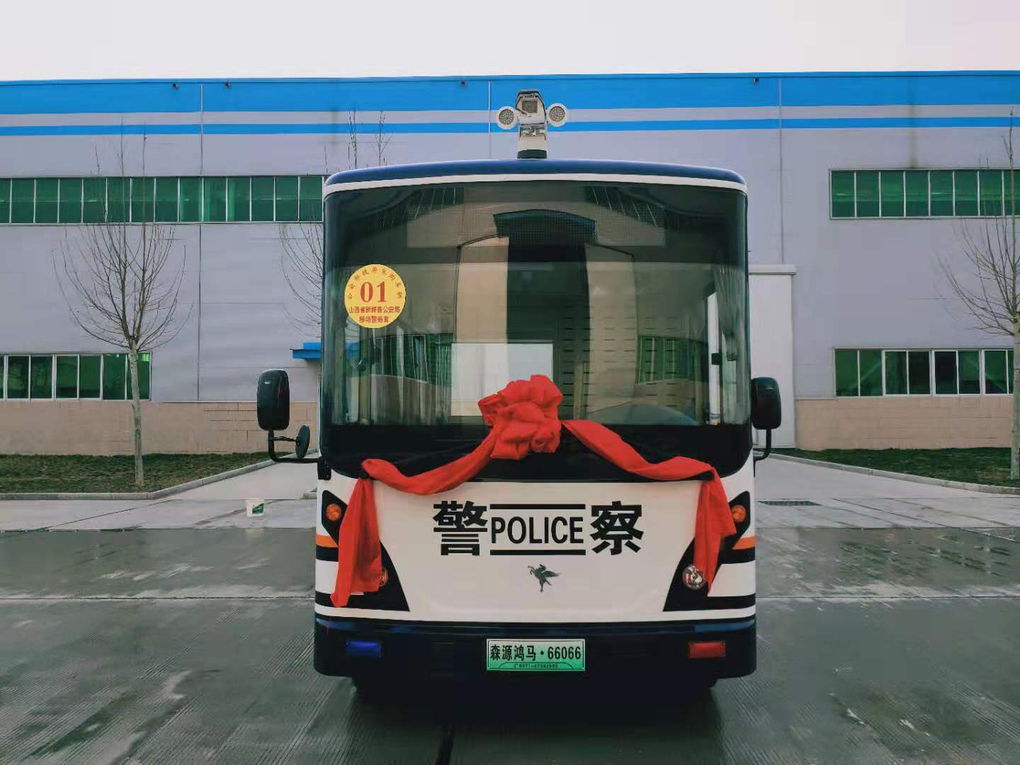 把办公桌摆到大街上||山西新绛县采购移动警务室(图2)