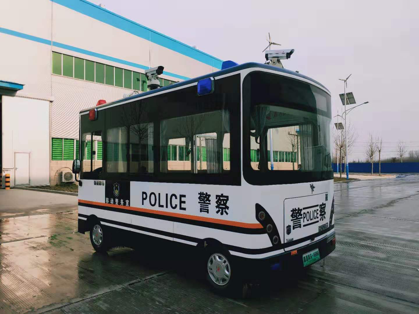 把办公桌摆到大街上||山西新绛县采购移动警务室(图4)
