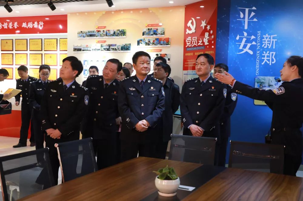 并肩携手促交流 合作共赢谋发展 ——新郑市公安局与常德市澧县公安局签订警(图8) 并肩携手促交流 合作共赢谋发展 ——新郑市公安局与常德市澧县公安局签订警(图8)