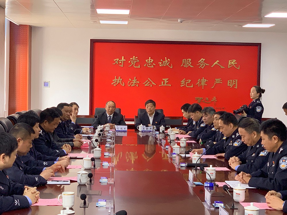 并肩携手促交流 合作共赢谋发展 ——新郑市公安局与常德市澧县公安局签订警(图2) 并肩携手促交流 合作共赢谋发展 ——新郑市公安局与常德市澧县公安局签订警(图2)