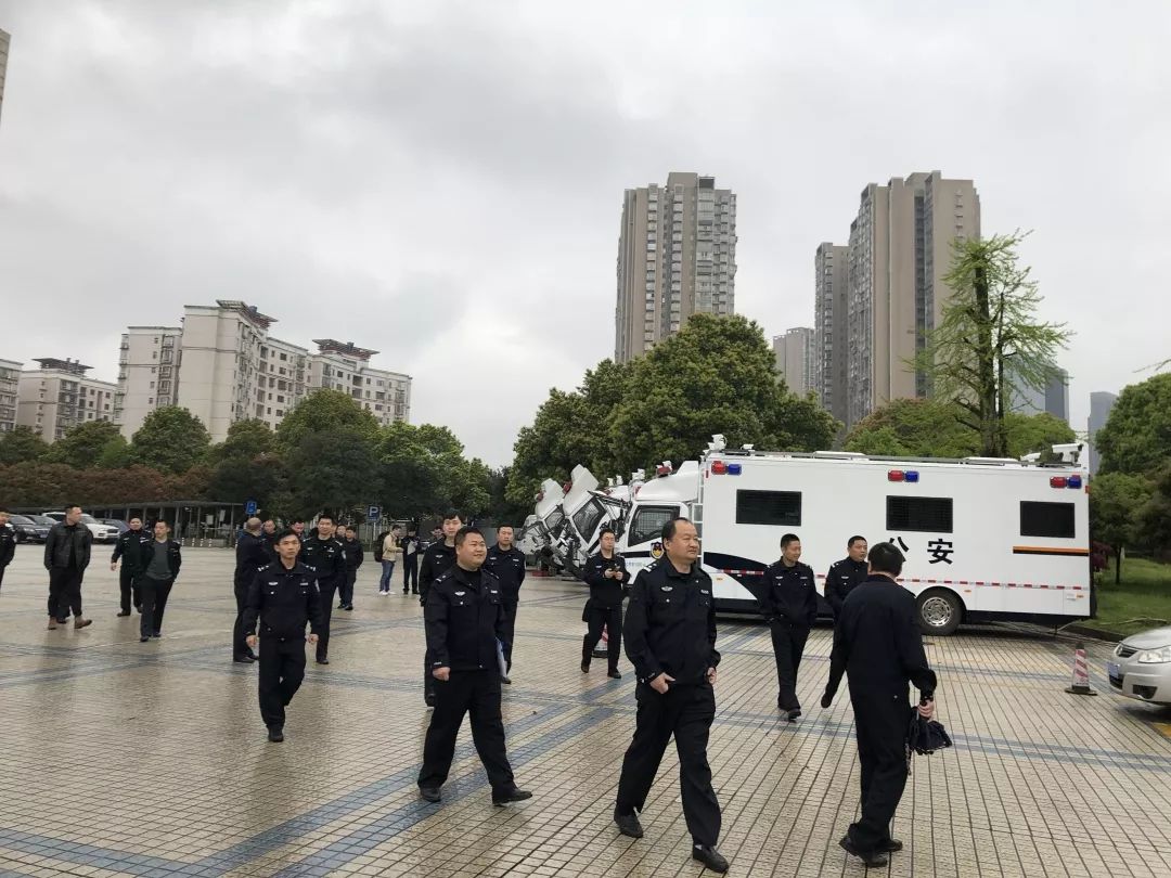 湖南公安厅交警总队举办高速交警移动执法服务站培训班(图6) 湖南公安厅交警总队举办高速交警移动执法服务站培训班(图6)
