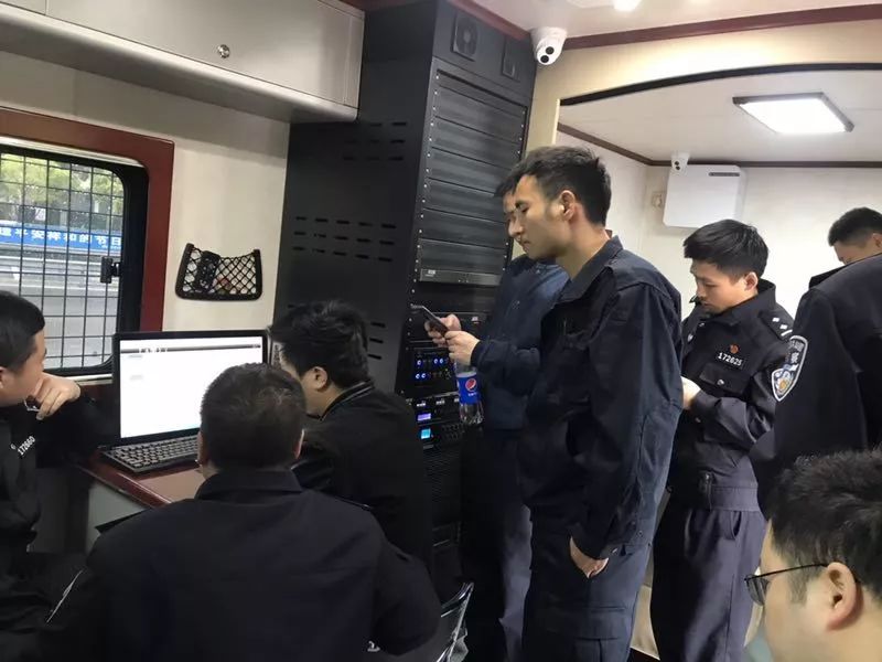 湖南公安厅交警总队举办高速交警移动执法服务站培训班(图13) 湖南公安厅交警总队举办高速交警移动执法服务站培训班(图13)