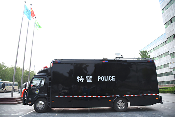 装！再装！使劲装！山西阳泉装备运输车80人装备一车拉走！(图4)