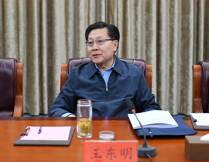 全国人大常委会执法检查组在郑州检查中小企业促进法实施情况(图4) 全国人大常委会执法检查组在郑州检查中小企业促进法实施情况(图4)