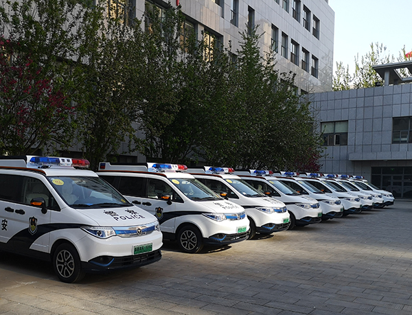 天津采购的10台电动警用多功能巡逻车上岗执勤(图3)