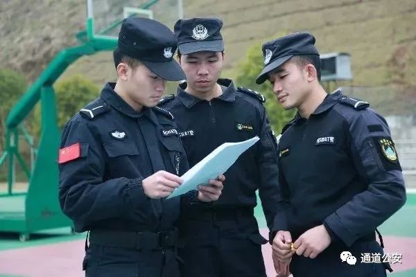 通道城市快警、一村一辅警苦练本领 严格上岗！(图4)