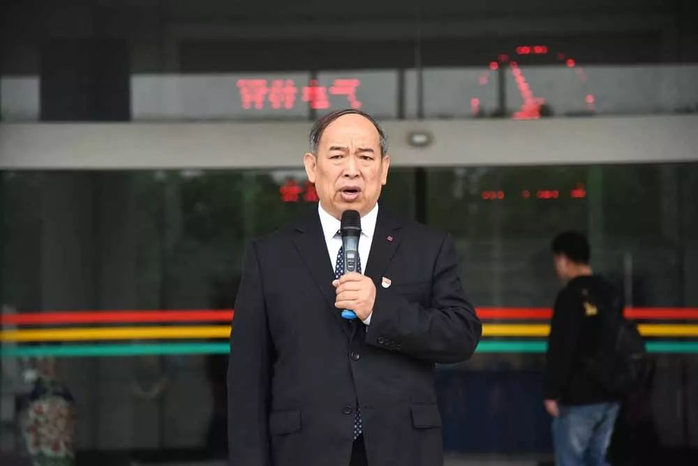 公司是船 我是船员 齐心协力 同舟共济 森源鸿马决战242天动员会(图2) 公司是船 我是船员 齐心协力 同舟共济 森源鸿马决战242天动员会(图2)
