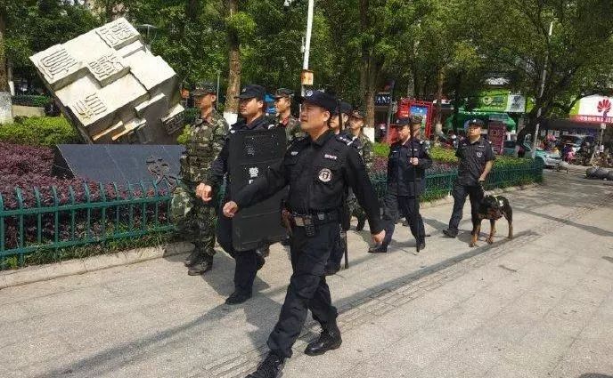 奋战“五一”安保 衡阳公安奏响雁城“平安曲”(图2) 奋战“五一”安保 衡阳公安奏响雁城“平安曲”(图2)