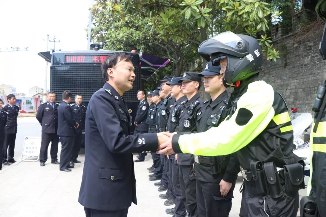 常德市公安局党委副书记、常务副局长曾勇来澧调研公安工作(图5)