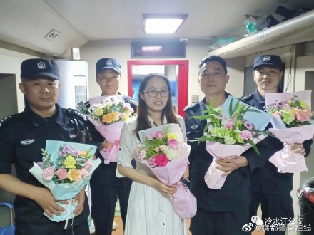 锑都快警护平安 温暖真情传心间(图1) 锑都快警护平安 温暖真情传心间(图1)