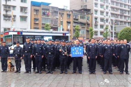 锑都快警护平安 温暖真情传心间(图2) 锑都快警护平安 温暖真情传心间(图2)