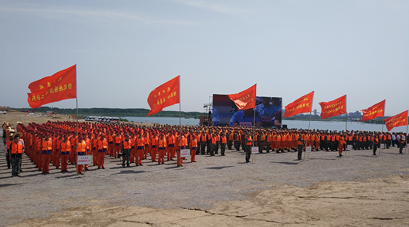 山东省防汛抢险应急救援综合演练济宁举行 应急通信指挥车实现可视化指挥(图2) 山东省防汛抢险应急救援综合演练济宁举行 应急通信指挥车实现可视化指挥(图2)