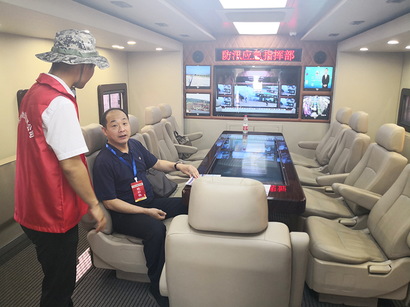 山东省防汛抢险应急救援综合演练济宁举行 应急通信指挥车实现可视化指挥(图5) 山东省防汛抢险应急救援综合演练济宁举行 应急通信指挥车实现可视化指挥(图5)