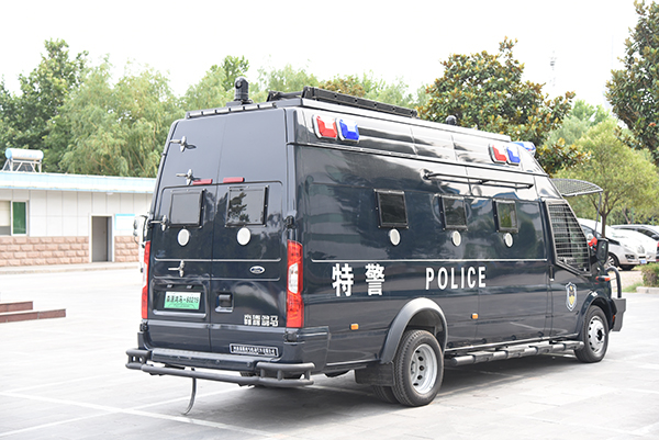 厉害了，我的钢铁侠！江苏盐城采购轻装甲实战运兵车(图4)