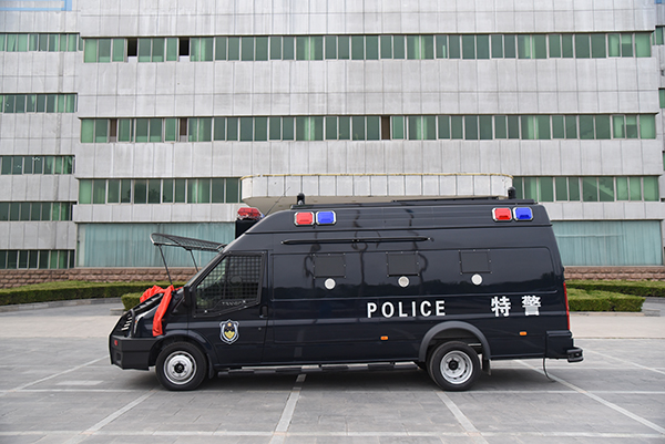 厉害了，我的钢铁侠！江苏盐城采购轻装甲实战运兵车(图6)