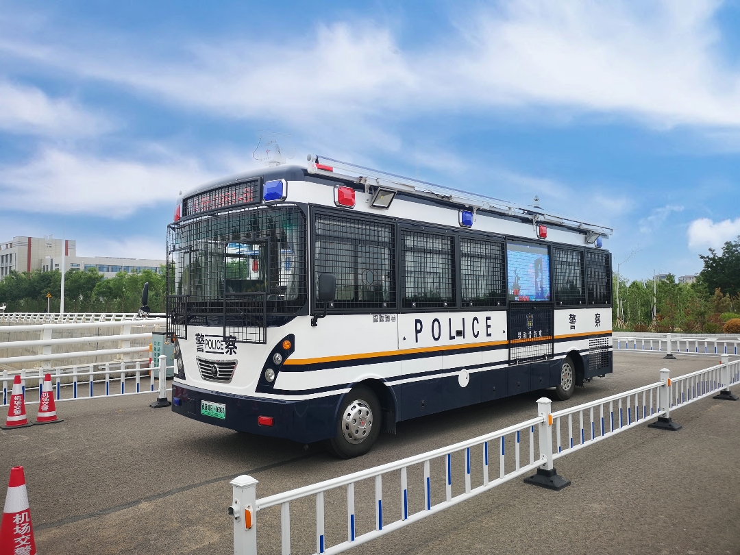 银川移动警务室上岗执勤——提效能 惠民生(图2) 银川移动警务室上岗执勤——提效能 惠民生(图2)