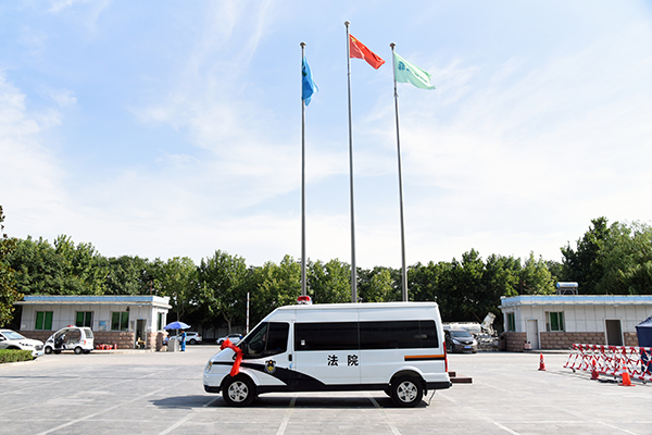 河南平顶山采购多功能囚车(图4)