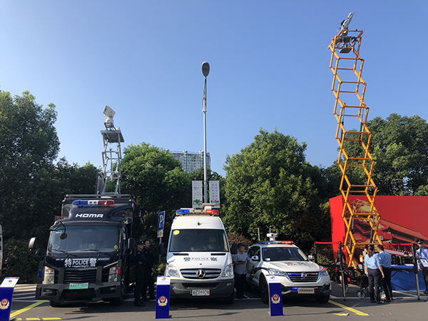 湘潭市举行“践行新使命 忠诚保大庆”实兵演练(图6) 湘潭市举行“践行新使命 忠诚保大庆”实兵演练(图6)