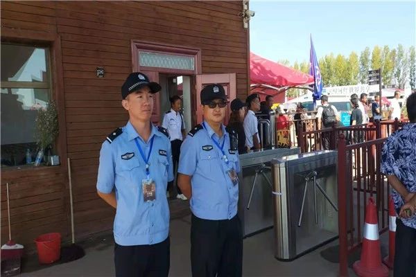 守主场 担主责 当主力 杭锦后旗公安局圆满完成“戈壁天堂”活动安保任务(图5) 守主场 担主责 当主力 杭锦后旗公安局圆满完成“戈壁天堂”活动安保任务(图5)
