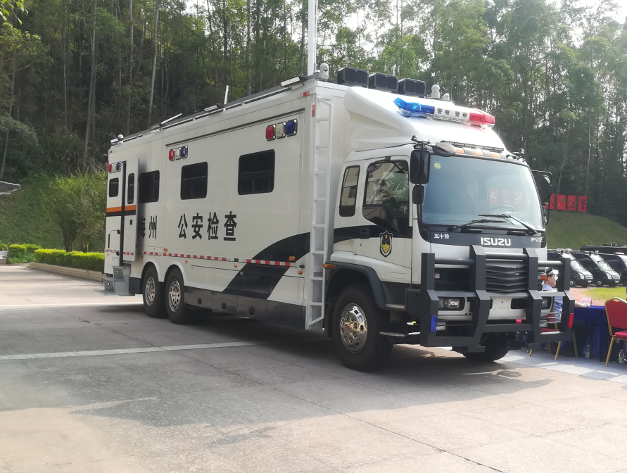 梅州公安亮剑沙场 全警实战“夏季大练兵”(图4) 梅州公安亮剑沙场 全警实战“夏季大练兵”(图4)