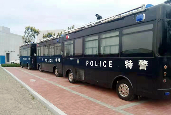 河北张家口移动警务室列装上岗(图2) 河北张家口移动警务室列装上岗(图2)