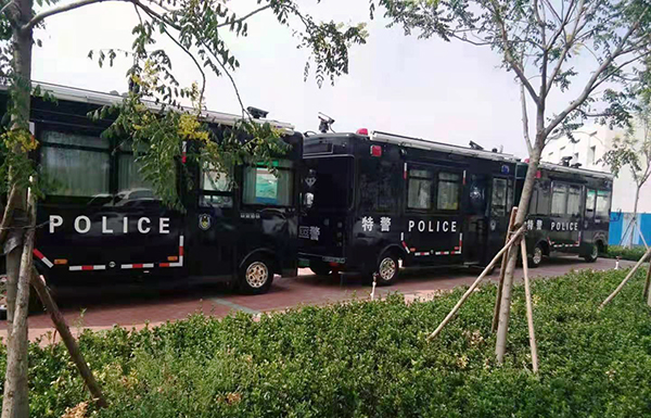 河北张家口移动警务室列装上岗(图3) 河北张家口移动警务室列装上岗(图3)