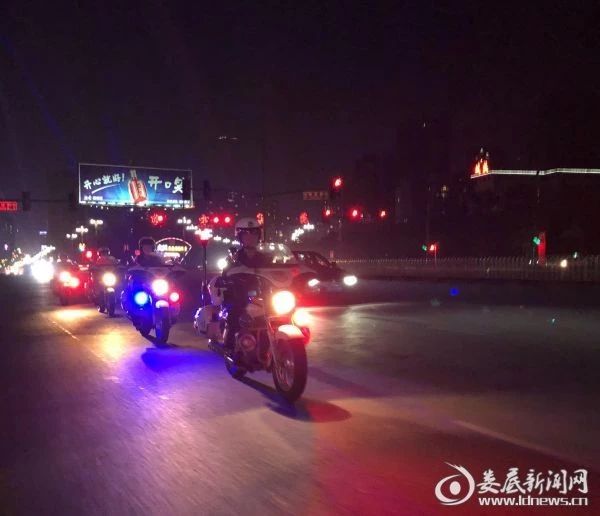 高温下的守护者——来自“娄底快警”孙水公园站的报道(图2) 高温下的守护者——来自“娄底快警”孙水公园站的报道(图2)
