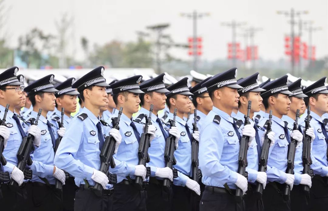 誓师大会!西咸公安这场实战演练精彩又让人动容……(图7) 誓师大会!西咸公安这场实战演练精彩又让人动容……(图7)