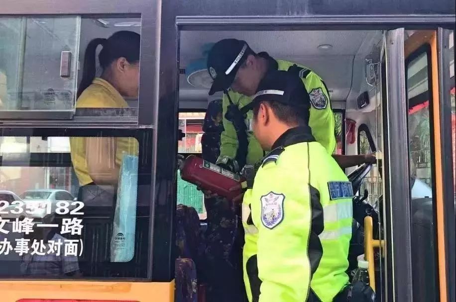 梅州公安的每一分钟(图6) 梅州公安的每一分钟(图6)