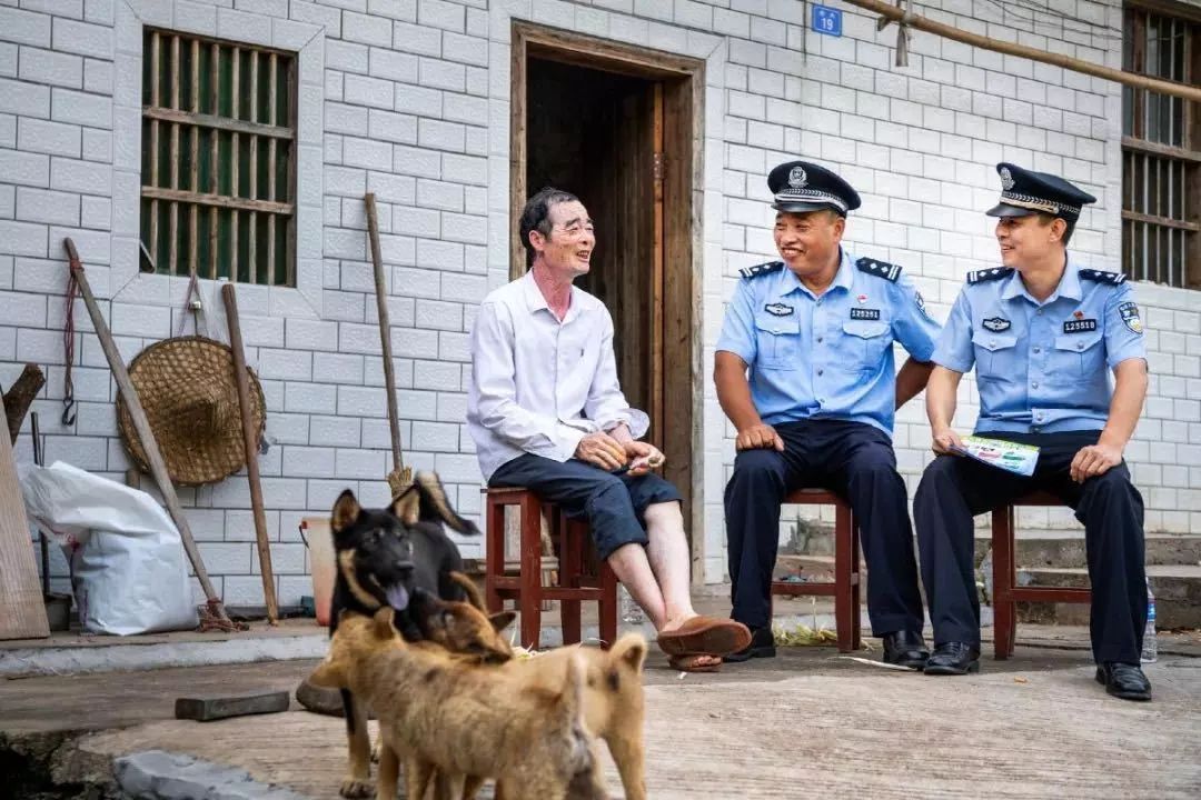 梅州公安的每一分钟(图11) 梅州公安的每一分钟(图11)