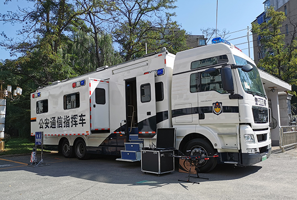 辽宁鞍山配发公安通信指挥车   助力70周年大庆安保(图2)
