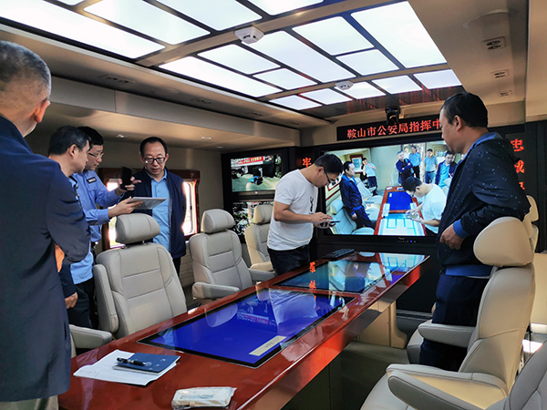 辽宁鞍山配发公安通信指挥车   助力70周年大庆安保(图7)