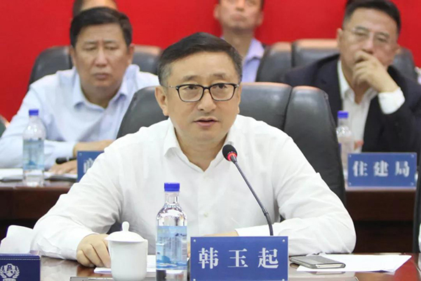 鞍山市委书记韩玉起指挥调度全市国庆安保工作、视察公安指挥车等警用装备使(图2) 鞍山市委书记韩玉起指挥调度全市国庆安保工作、视察公安指挥车等警用装备使(图2)