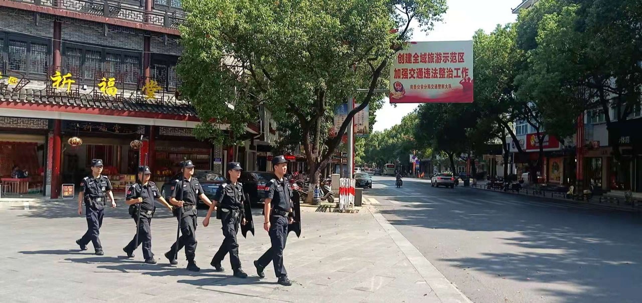 衡阳||国庆长假 “警”色迷人(图1) 衡阳||国庆长假 “警”色迷人(图1)