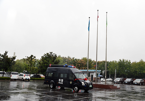 吉林镇赉县通过公安部警采中心采购运兵车(图3)
