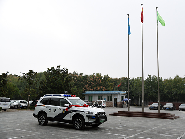 张家口通过公安部警采中心采购警用多功能巡逻车(图3)