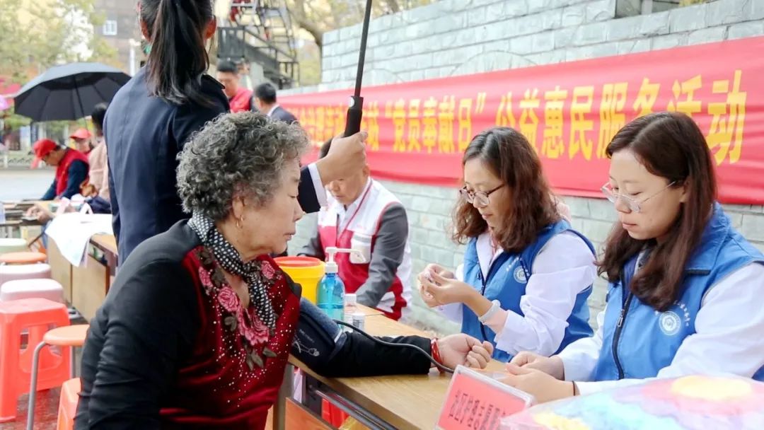 【民生you我 幸福黄岛】社会治理流动工作站开展“党员奉献日”公益惠民服务(图3) 【民生you我 幸福黄岛】社会治理流动工作站开展“党员奉献日”公益惠民服务(图3)