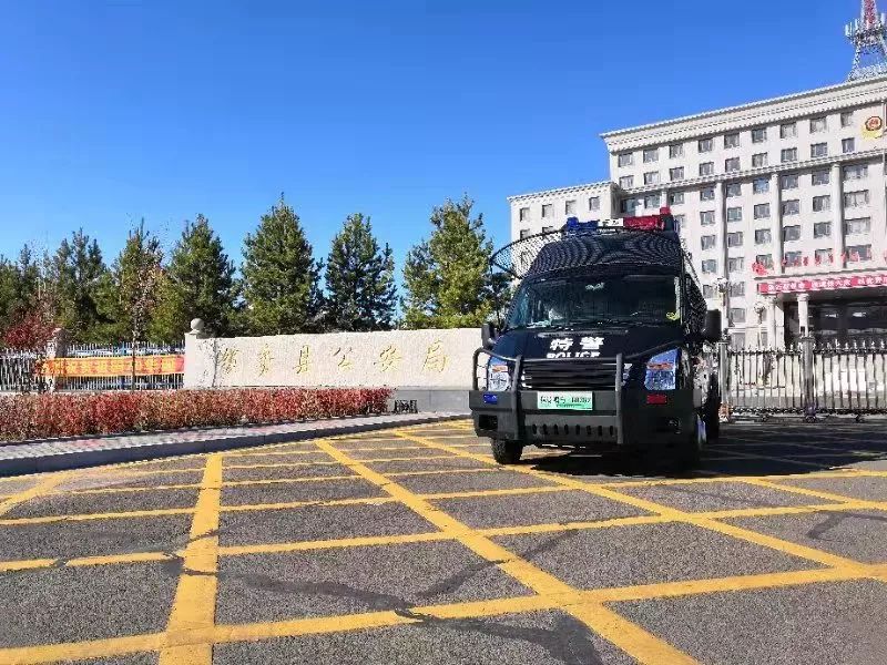 吉林镇赉县实战运兵车列装上岗(图2)